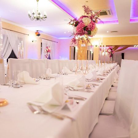 Hotel Podzamcze Góra Kalwaria Екстериор снимка